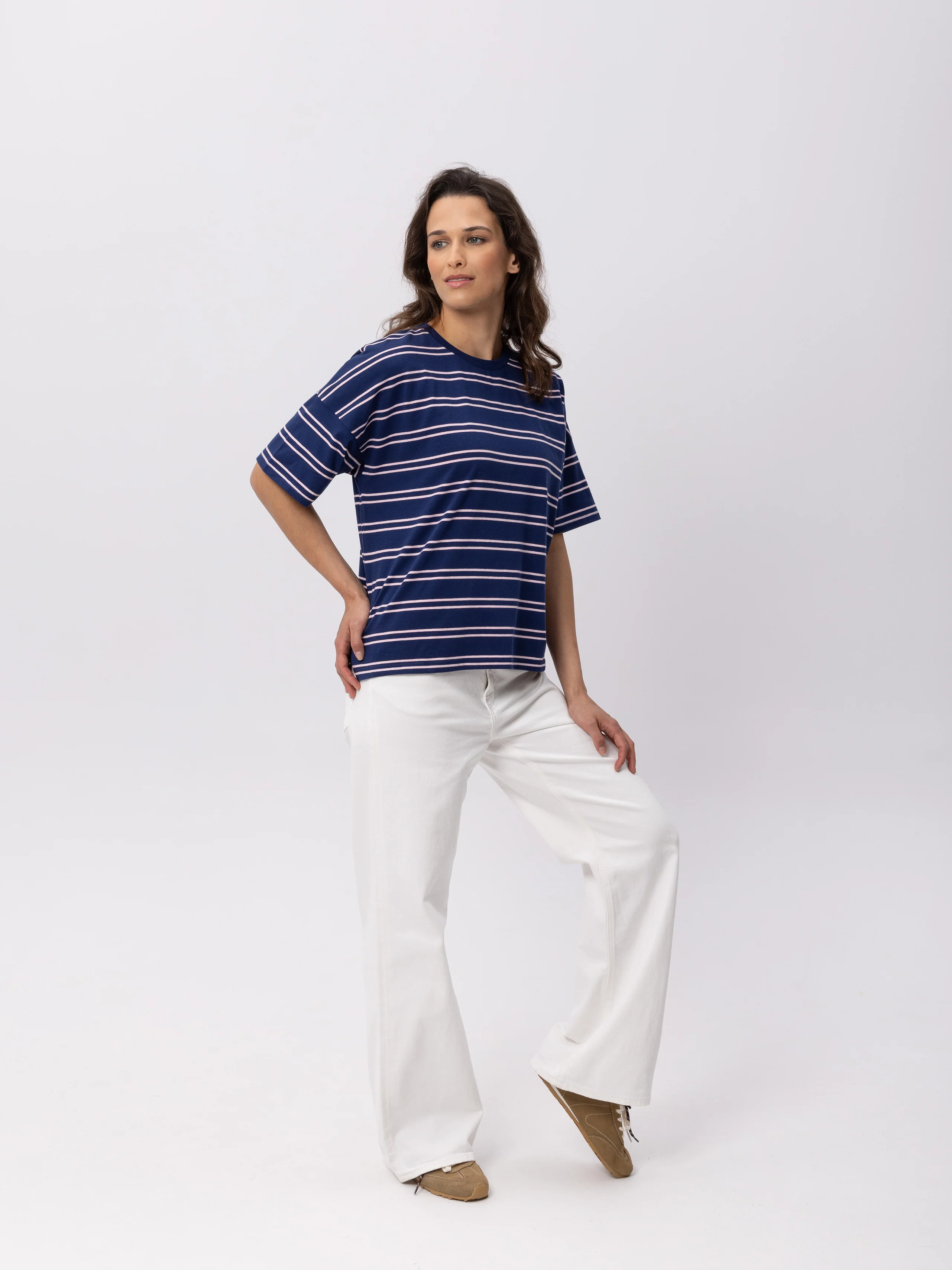 T-shirt Jenny - PREMIERA 08.05.2026 - Image 3